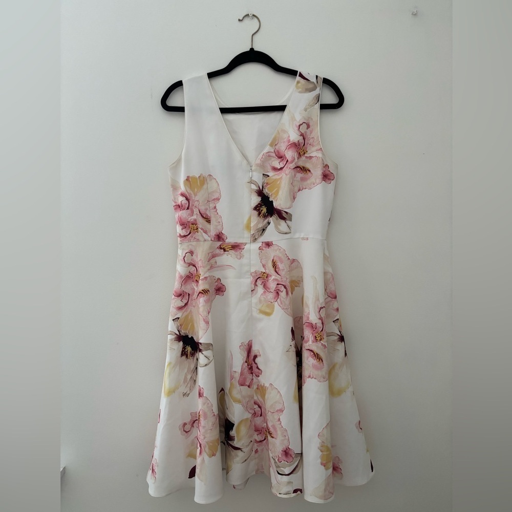White House Black Market Women’s Floral Fit-And-Flare Dress - Picture 2 of 3